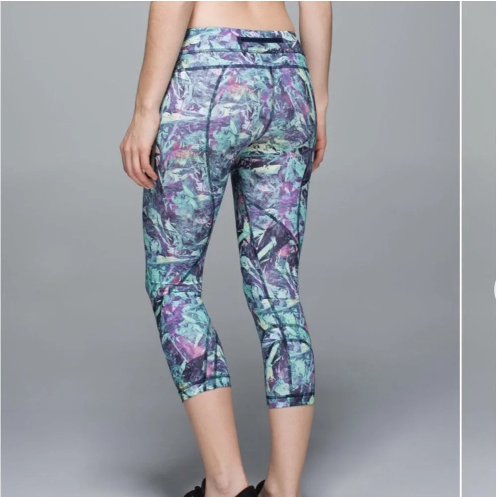 Lululemon Run Inspire Crop II Luxtreme size 4
